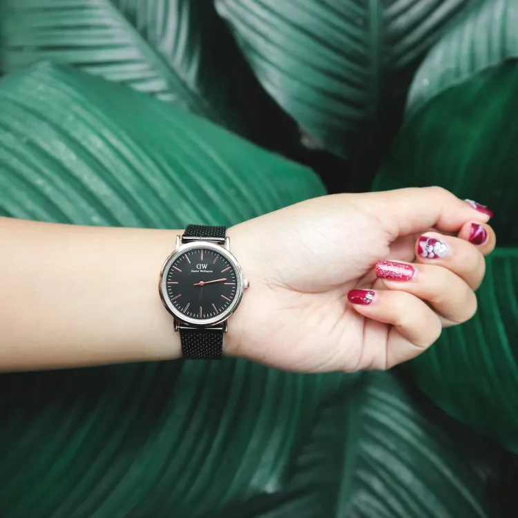 How to Photograph Clothes & Bags to Sell Faster Online (and at a Higher Price)